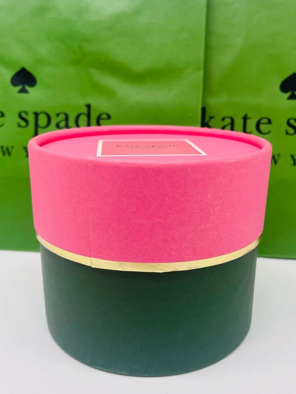 kate spade Hot Pink & Dark Green Round Gift Box with Gold Trim New